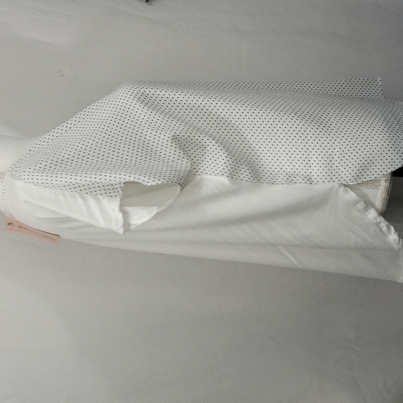 Woman's  Philosophy Rebublic   white v neck polka-dot blouse size small - Picture 6 of 10